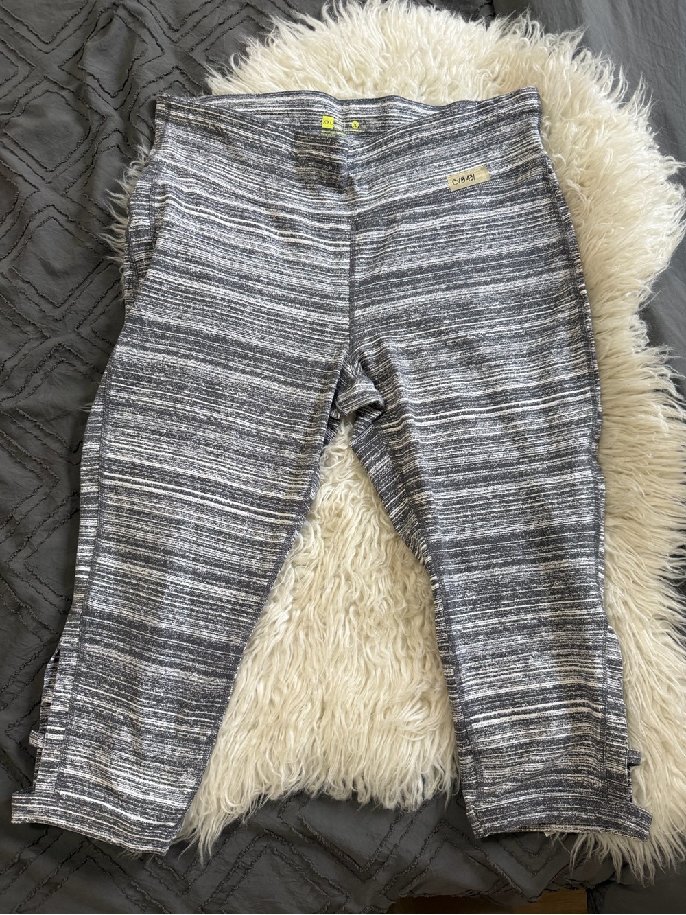 Xersion Gray Striped Capri Leggings